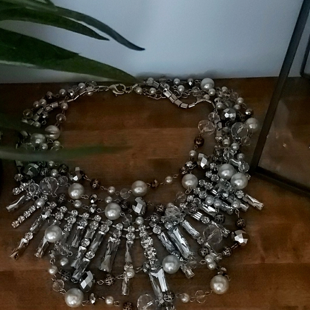 Statement necklace
